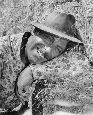 crp-04040 1949 Joseph Calleia relaxing in the hay film The Palomino crp-04040