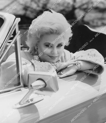 crp-04092 1992 blonde Delta Burke in her convertible TV Delta crp-04092