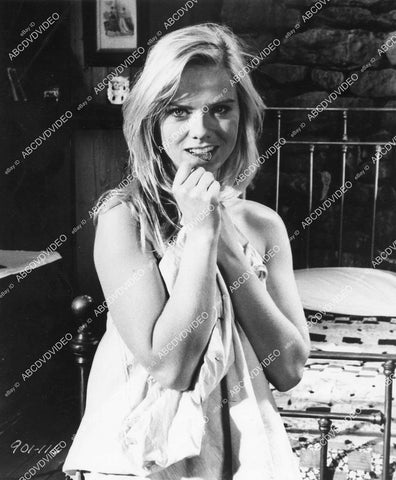 crp-04102 1968 sexy and naked Brooke Bundy behind a towel film Firecreek crp-04102