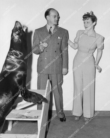 crp-04328 1940 trained seal, Judith Allen, Pete Smith short subject Social Sea Lions crp-04328