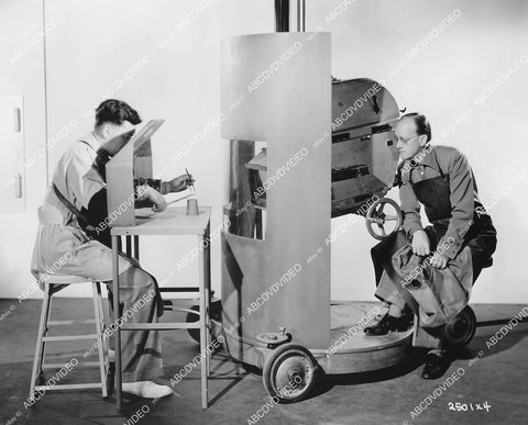 crp-04342 1937 medical science in the laboratory Pete Smith short subject Romance of Radium crp-04342