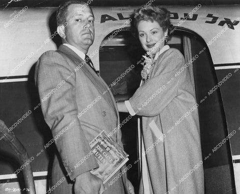 crp-00436 1952 director Edward Dmytryk w Italian star Milly Vitale take El Al airlines to Israel crp-00436