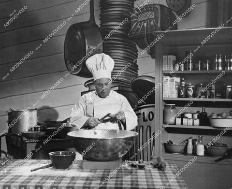 crp-04429 1944 chef Joe Besser cutting carrots in kitchen film Hey, Rookie crp-04429
