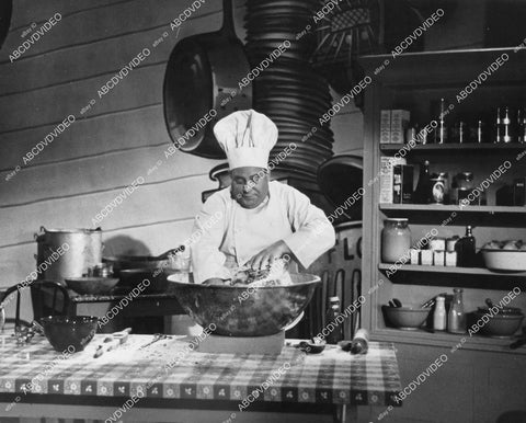 crp-04430 1944 chef Joe Besser working on a stew in kitchen film Hey, Rookie crp-04430