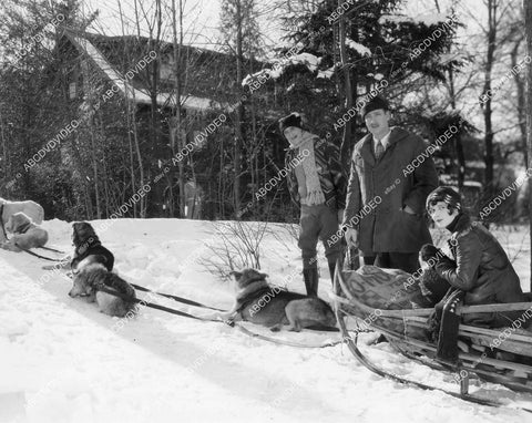 crp-04553 1928 Nick Stuart, Cyril Ring, Sally Phipps w the dog sled silent film News Parade crp-04553