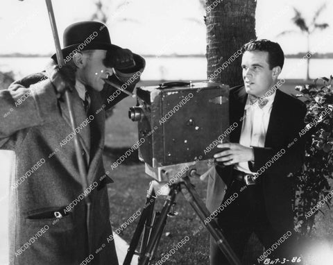 crp-04557 1928 Brandon Hurst caught on Nick Stuart's newsreel camera silent film News Parade crp-04557