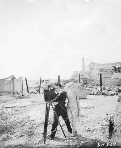 crp-04564 1928 Nick Stuart, Sally Phipps set up newsreel camera silent film News Parade crp-04564