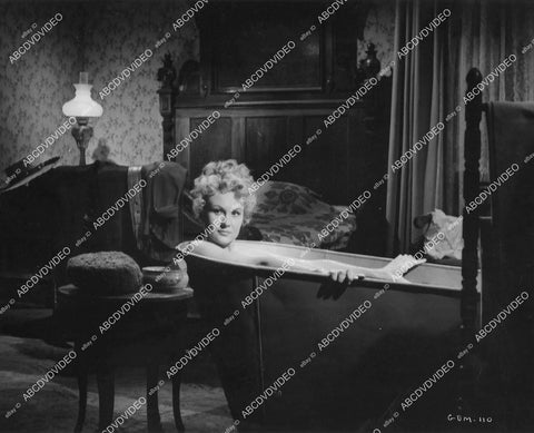 crp-00487 1956 Virginia Mayo takes a bath in old time tub film Great Day in the Morning crp-00487