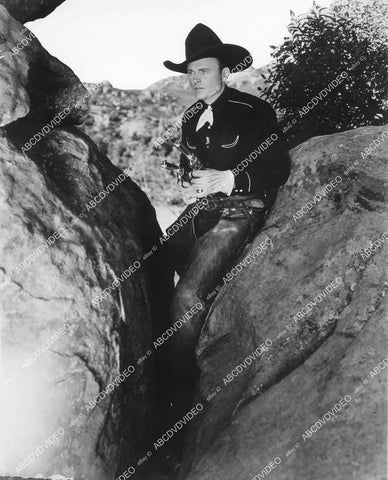 crp-04957 1930's cowboy Bob Allen w his six shooters crp-04957