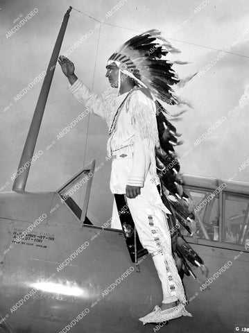 crp-04968 1941 aviation Chickasaw Native American Indian WWII flying cadet Victor N Looney at his airplane crp-04968
