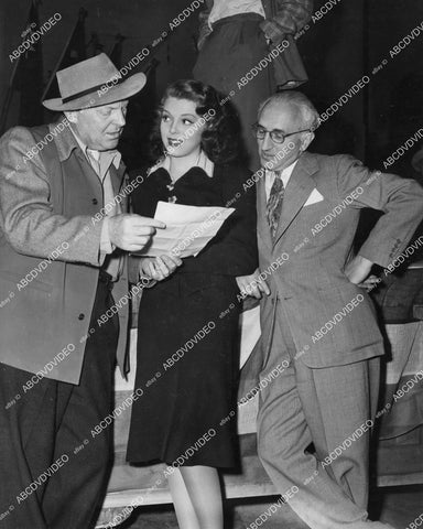 crp-05080 1939 candid Alexander Hall & Joan Blondell go over script film Good Girls Go to Paris crp-05080