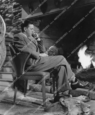 crp-05092 1940 director Alexander Hall enjoys the set fireplace film The Doctor Takes a Wife crp-05092