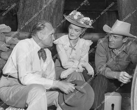 crp-05110 1947 director George Waggner, Randolph Scott, Dorothy Hart on set film Gunfighters crp-05110