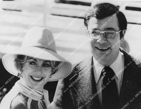 crp-05145 1975 candid Shirley Jones, Ross Hunter on set TVM The Lives of Jenny Dolan crp-05145