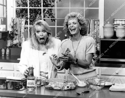 crp-05338 1985 Sally Struthers, Florence Henderson cooking show TV Country Kitchen crp-05338