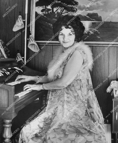 crp-05391 1960's vaudeville comedian Miss Billie Bird at the organ crp-05391