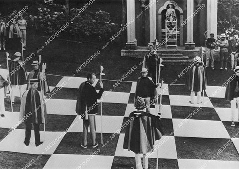 crp-05535 1967 Patrick McGoohan as live pieces on chess board TV The Prisoner crp-05535