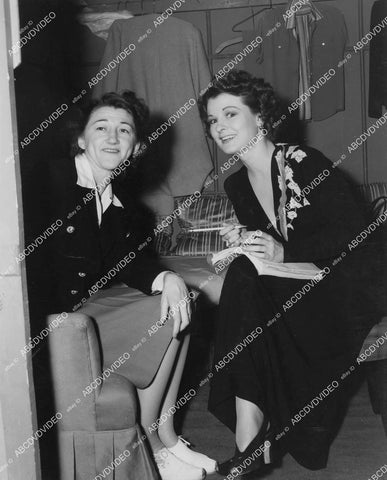 crp-00563 1941 Ruth Hussey w secretary Madelon Haig in dressing room film Our Wife crp-00563