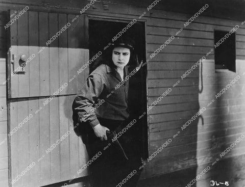 crp-05647 1920 Madlaine Traverse w her pistol Fox silent film The Hell Ship crp-05647