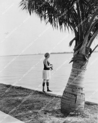 crp-05652 1923 Agnes Ayres looking out over the water silent film The Heart Raider crp-05652