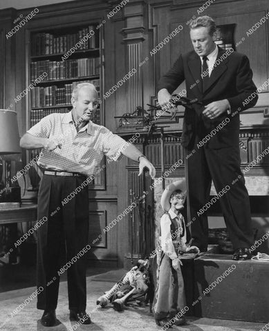 crp-05791 1957 Van Johnson w marionette puppets & Roy Rowland on set film Slander crp-05791