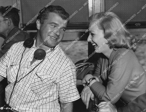 crp-05797 1951 Robert Rossen, Miroslava on train going to location film The Brave Bulls crp-05797