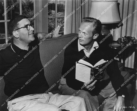 crp-05807 1954 director Mark Robson w Richard Widmark on set film Prize of Gold crp-05807