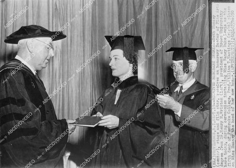 crp-00582 1950 news photo Ruth Hussey gets honorable degree Dr Henry Wriston at Brown University crp-00582