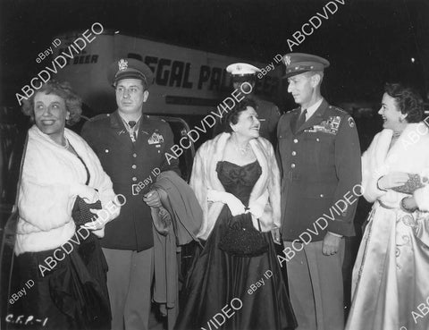 crp-05839 1954 Hal Wallis & wife, Maj Raymond Harvey, Gen Mark Clark Picwood Theater Cease Fire premiere crp-05839