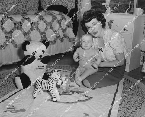 crp-00583 Ruth Hussey at home w new born son George Robert Hussey crp-00583