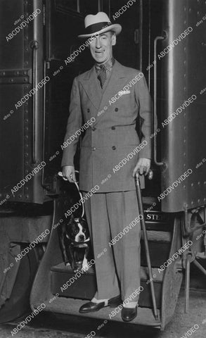 crp-05992 1930's some gentleman w his pug dog getting off the railroad car crp-05992