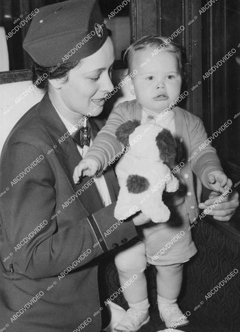 crp-05995 1940 Mrs John Hallinen & 17 month son left on railroad car w nurse Winifred Player crp-05995