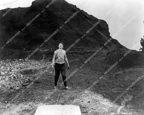 crp-06360 1961 Ron Randell survives explosion film Most Dangerous Man Alive crp-06360