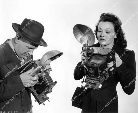 crp-06396 1946 John Tyrrell, Doris Houck w vintage still cameras film Talk About a Lady crp-06396