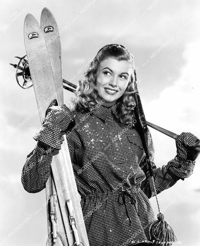 crp-06602 1947 Nancy Saunders ready for winter skiing film It Had to Be You crp-06602
