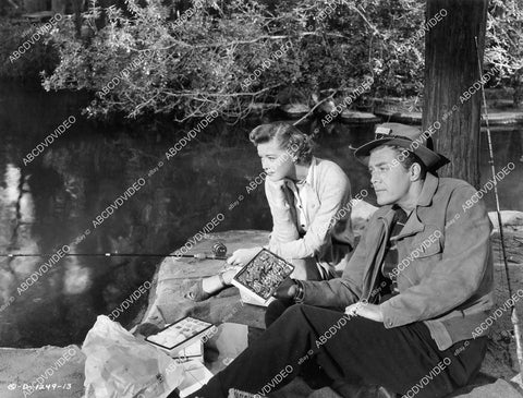 crp-06821 1951 Helen Walker & Willard Parker do some fishing film My True Story crp-06821