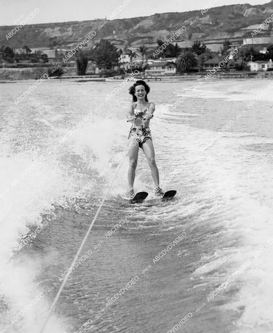 crp-00702 1947 Betty Wisdom San Diego water ski expert coming up Water Ski & Inboard Boat Races crp-00702