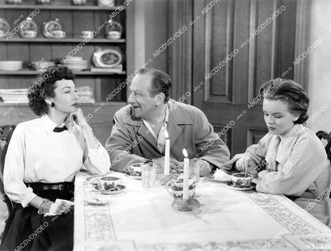 crp-07192 1951 Joan Evans, Lillian Hamilton, Melvyn Douglas film On the Loose crp-07192