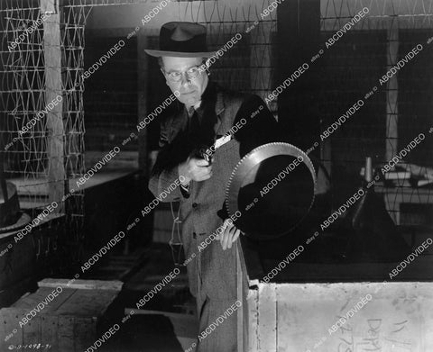 crp-07225 1946 Regis Toomey w his pistol Whistler film Mysterious Intruder crp-07225