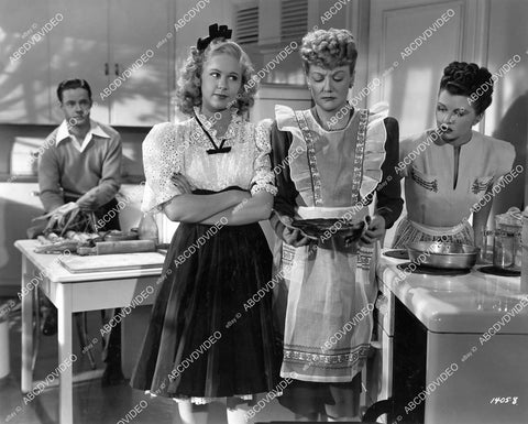 crp-07402 1943 Judy Clark, Minna Gombell, Vivian Austin film Night Club Girl crp-07402