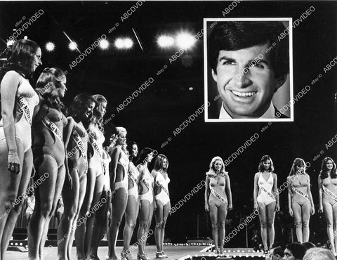 crp-07612 1975 George Hamilton & lineup of babes TV Miss World USA Beauty Pageant crp-07612