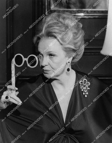 crp-07675 1977 Geraldine Page peering through her glasses TV Kojak crp-07675