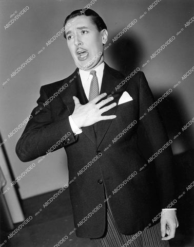 crp-07730 1938 Reginald Gardiner singing away portrait film Everybody Sing crp-07730