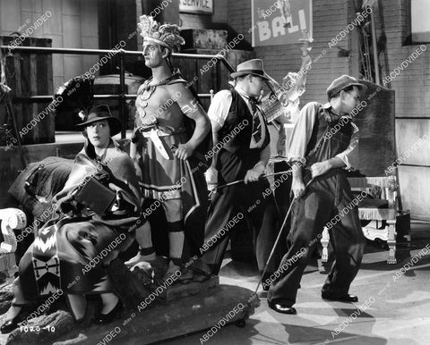 crp-07731 1938 Fanny Brice hitching a ride w the statue film Everybody Sing crp-07731