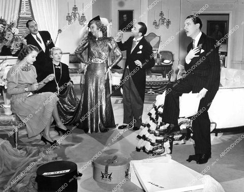 crp-07756 1938 Lynne Carver, Billie Burke, Reginald Gardiner and cast film Everybody Sing crp-07756