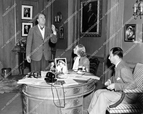 crp-07765 1938 candid Reginald Owen, director Edwin L Marin on set film Everybody Sing crp-07765