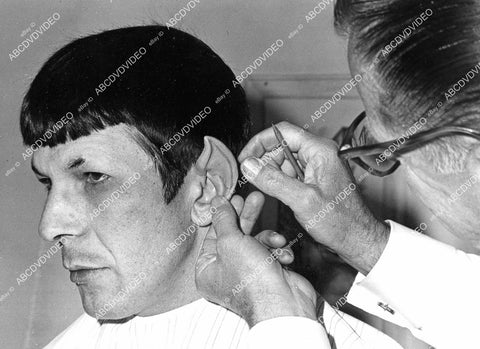 crp-08220 1967 Leonard Nimoy in makeup chair gets Spock ears TV Star Trek crp-08220