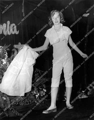 crp-08289 1951 Joan Gordon models new corduroy, cotton lace sunsuit by Mildred's of California crp-08289