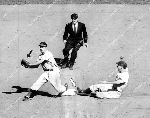 crp-08392 1940's MLBaseball Reds vs Brooklyn Dodgers controversy on call crp-08392