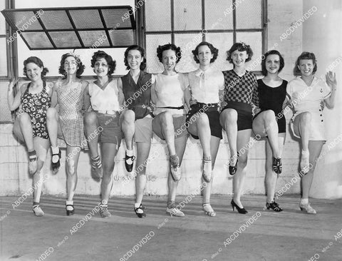 crp-00846 1935 Government Pays Chorus Girls Doris Rogers,Mathilda Boss,Marie Danello,Violet Velcoff,June Kirby more crp-00846